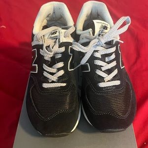 New balance 574 black gently used.